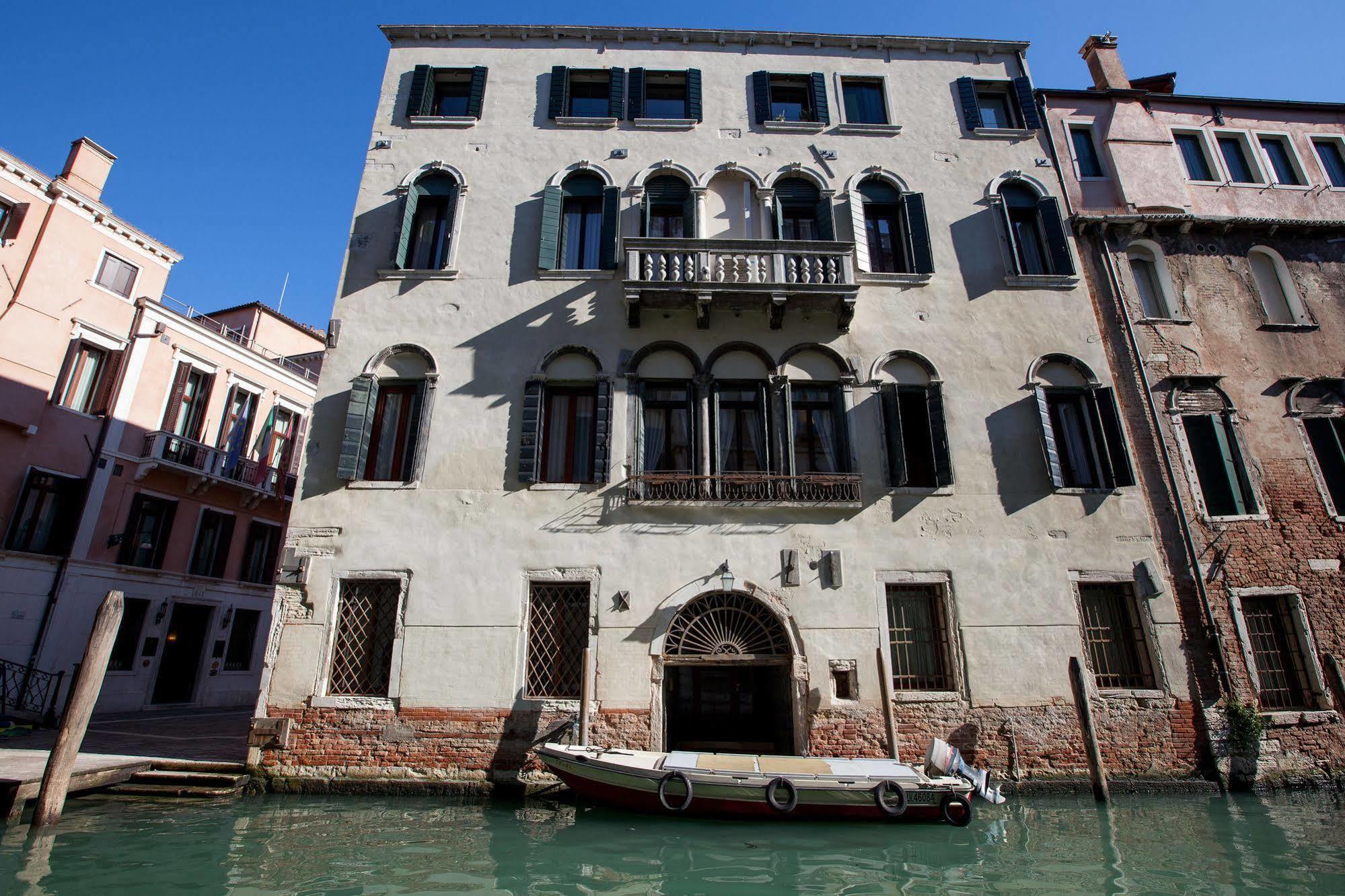 Ca' Foscolo Aparthotel Venetië