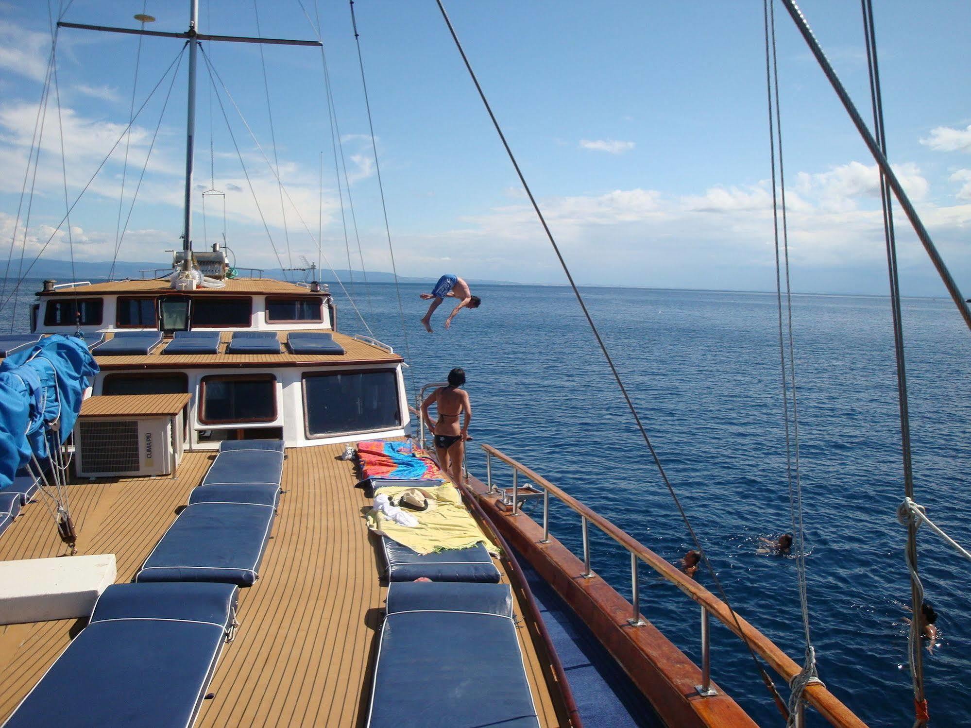 Botel Boat & Breakfast Caicco Freedom Venedig