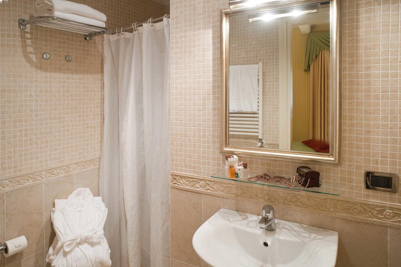 Hs Hotel 2*