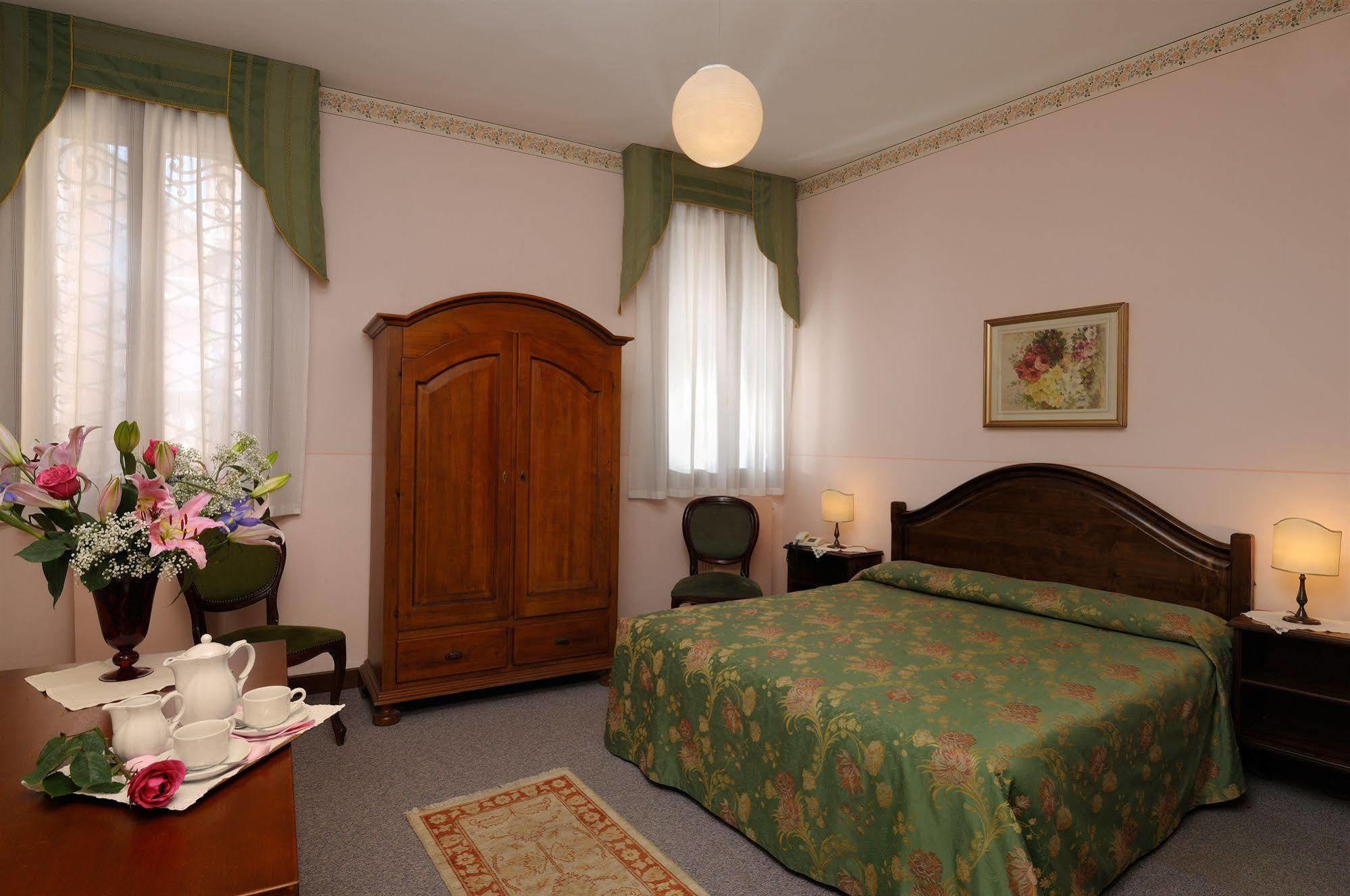 Hotel De L'alboro 3*