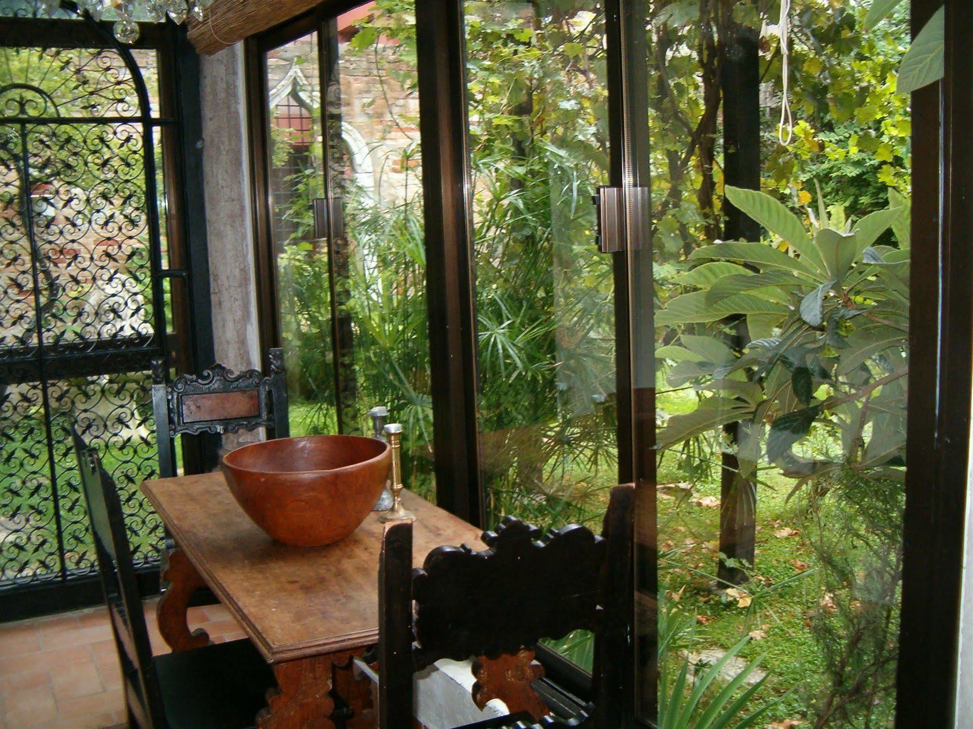 Garden Ca' Rezzonico Venise