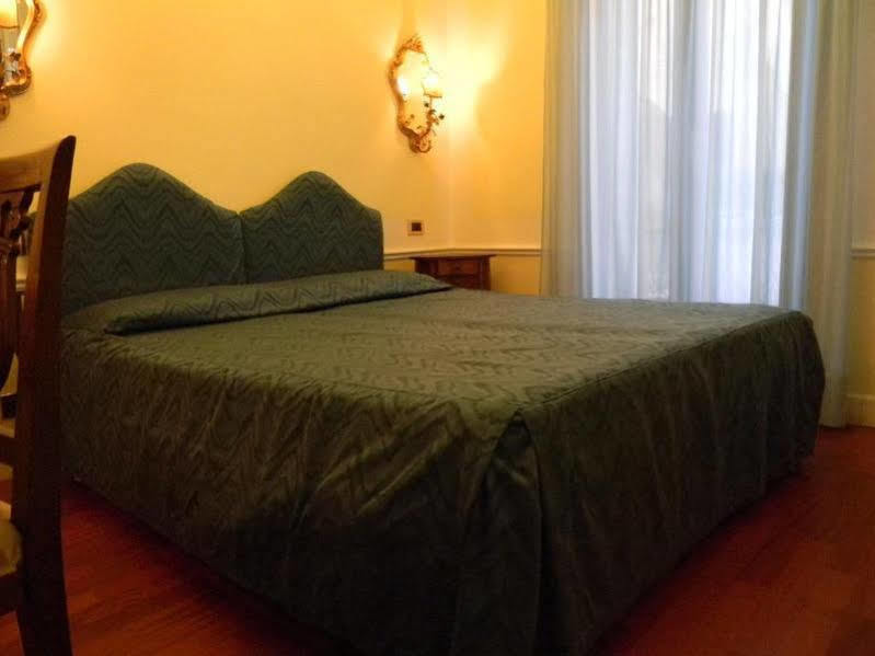 Pantalon Hotel 3*