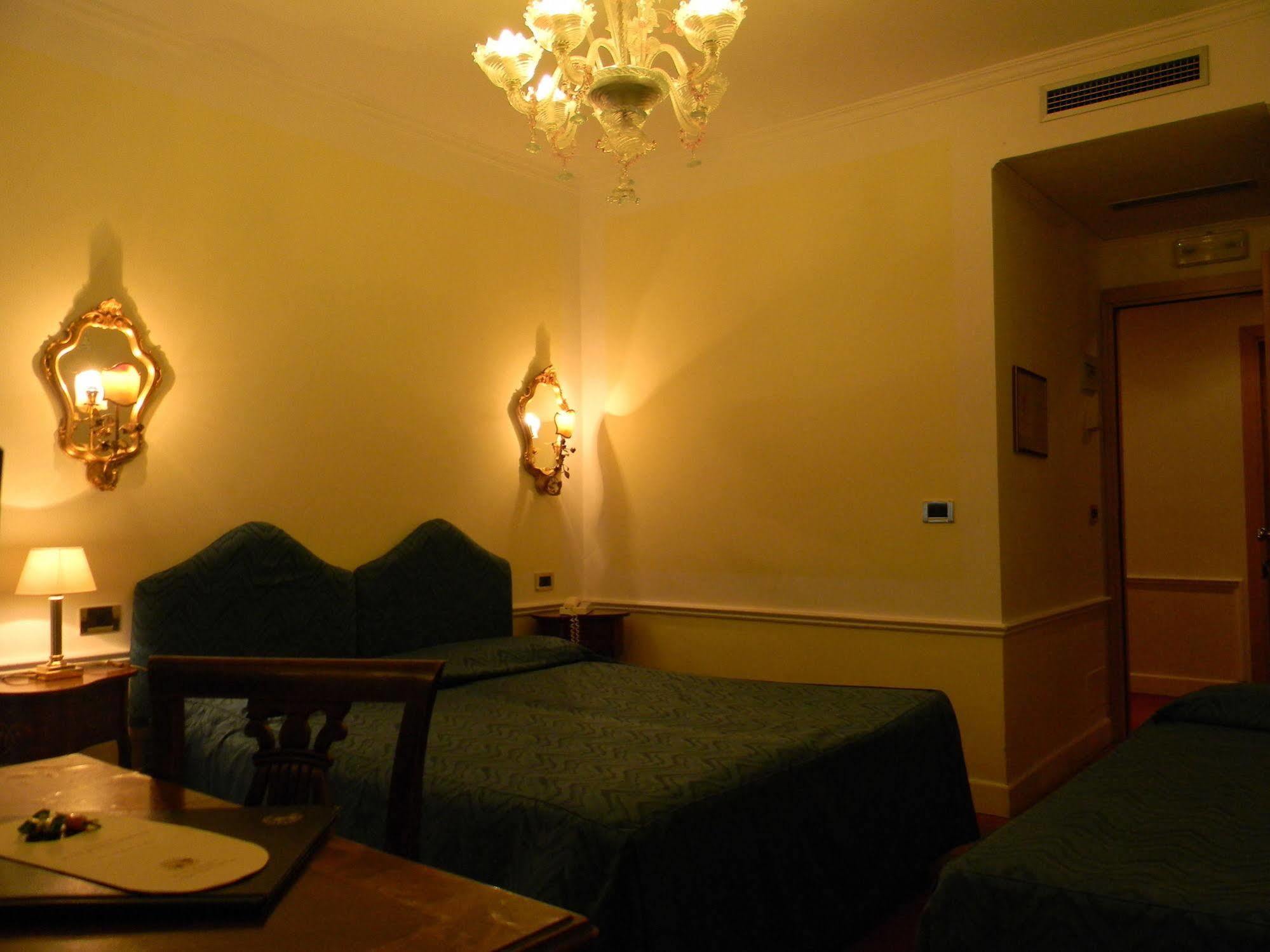 Hotel Pantalon 3*