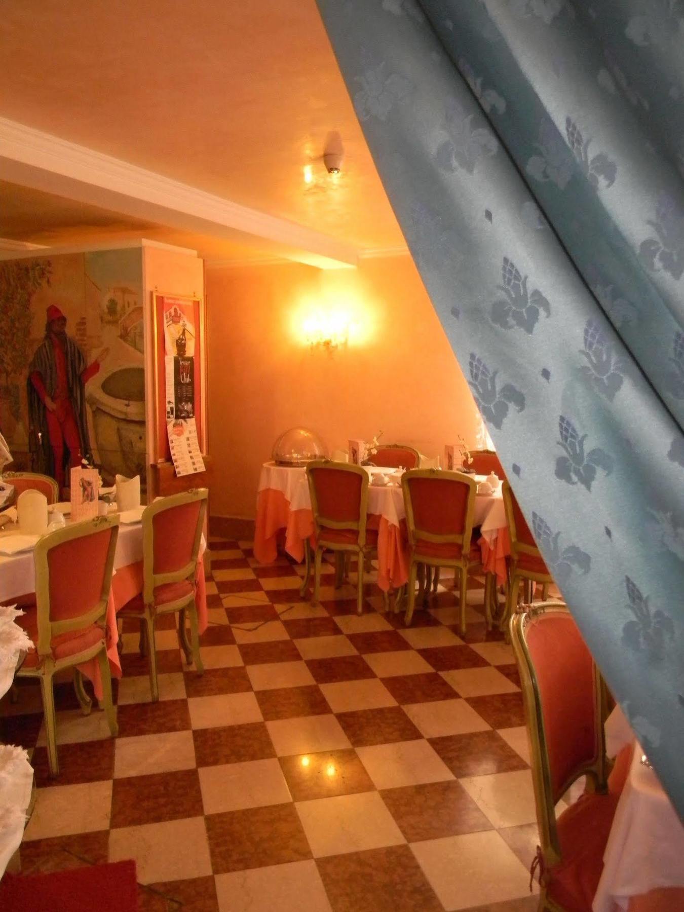 Hotel Pantalon 3*