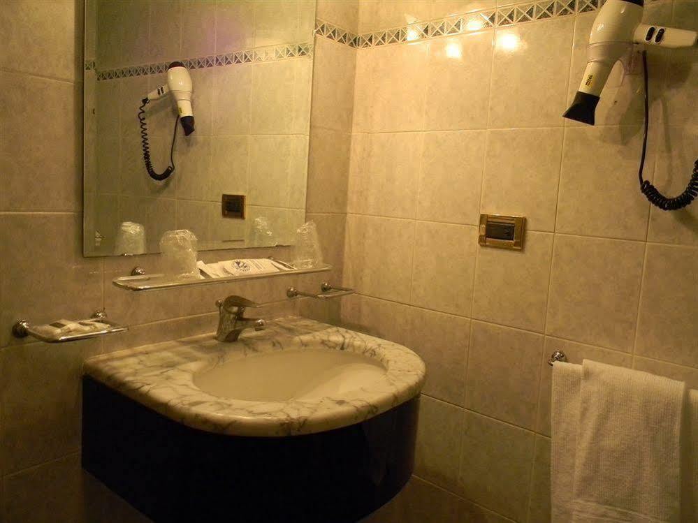 Hotel Pantalon 3*