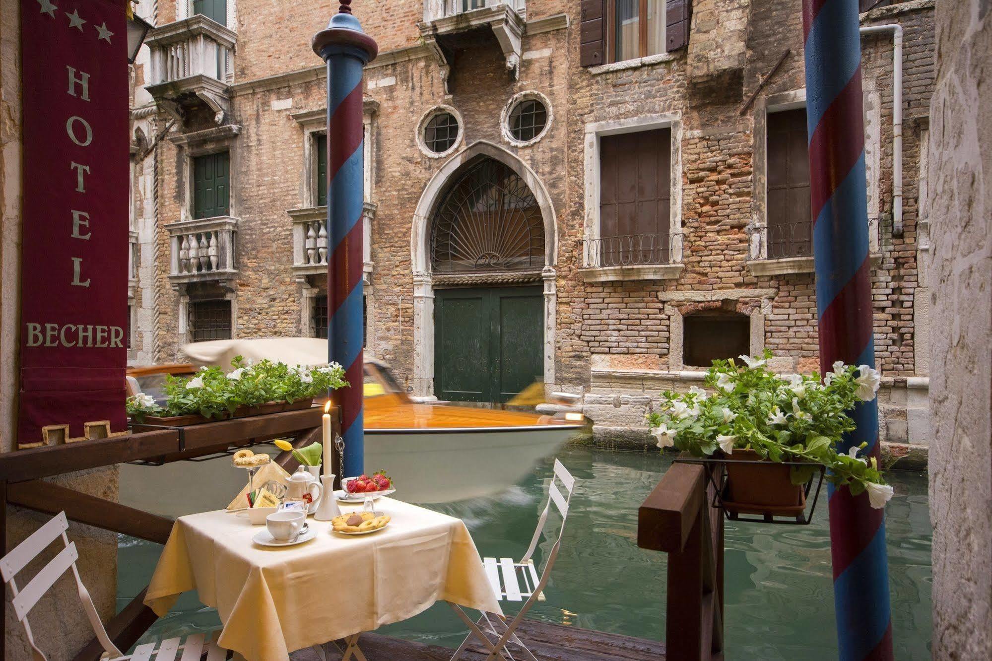 Becher 3* Venise