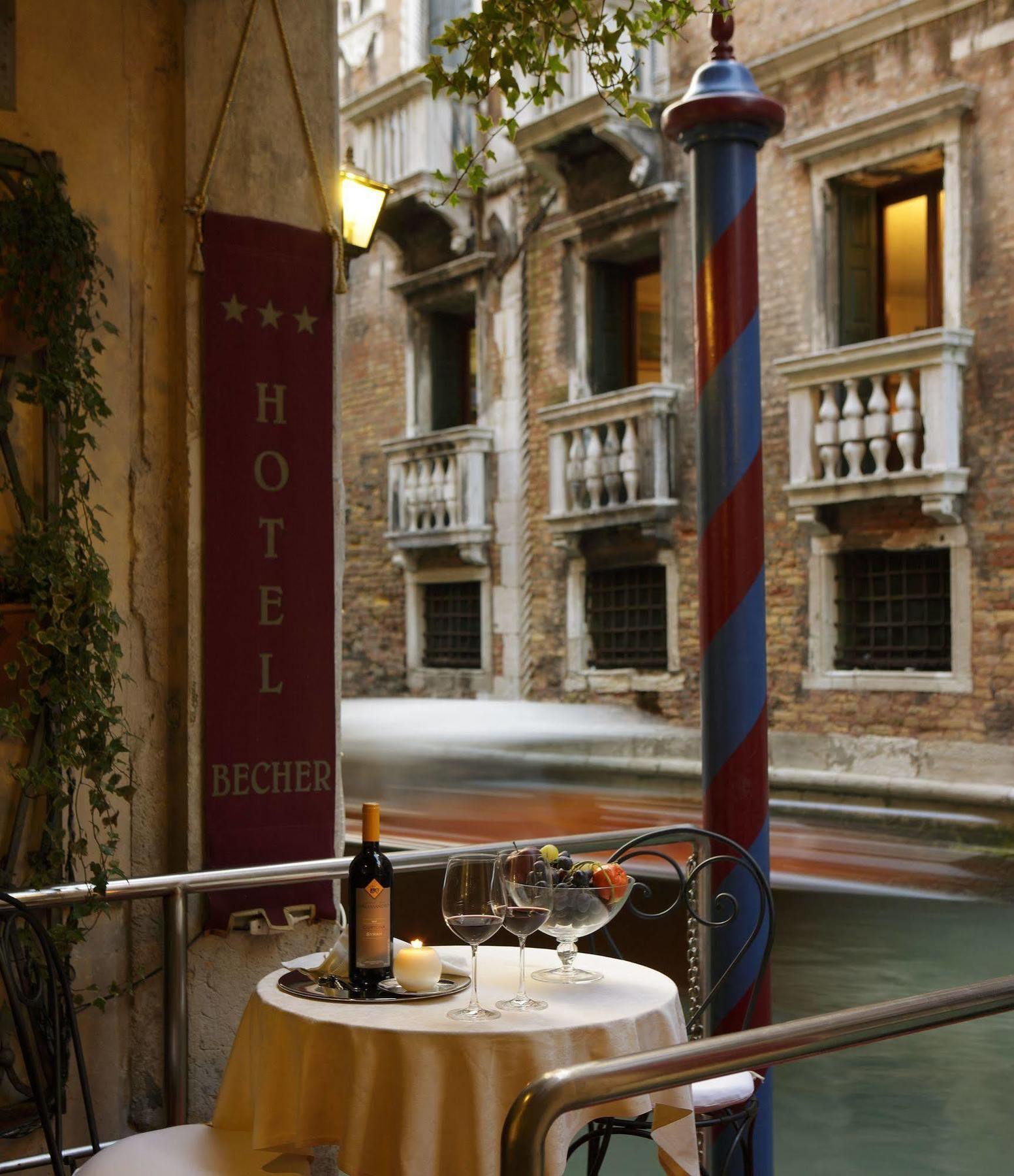 Becher 3* Venise