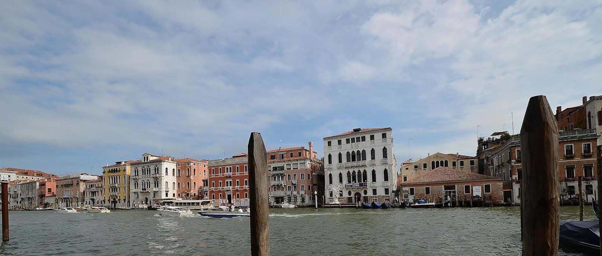 Mocenigo~canalgrande Aperitif * Venise