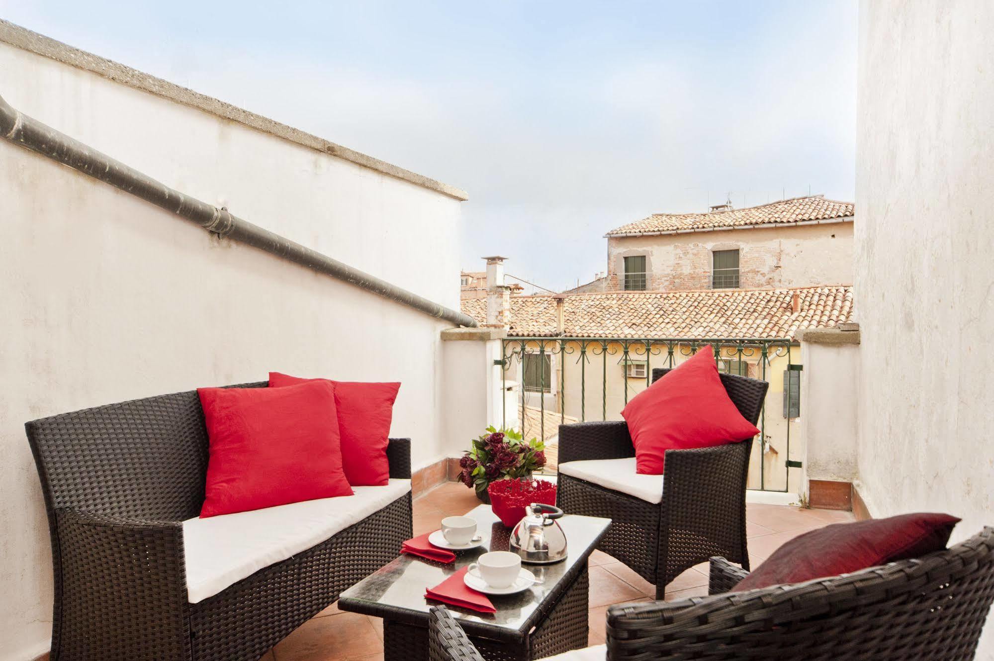 Elegant Terrace Near Piazza San Marco Last Floor No Lift Appartement Venetië
