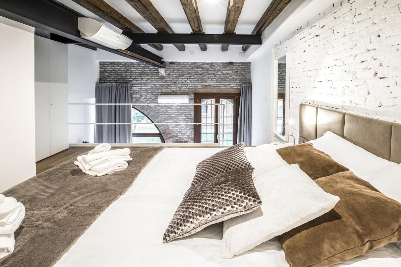 Industrial Loft R&r * Venise