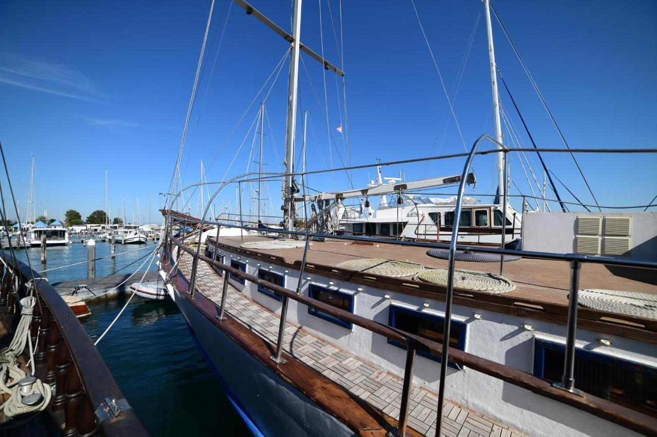 Botel Boat & Breakfast Caicco Freedom Venedig