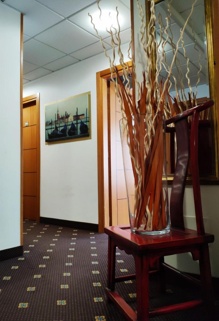 Feel Airport Guest house