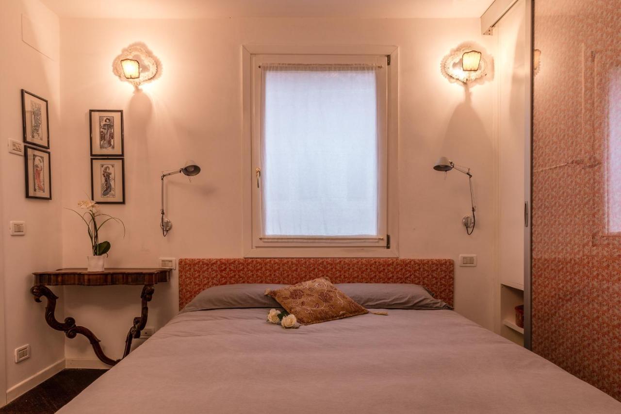 Appartement Gold And Red - The Venetian Style With Terrace