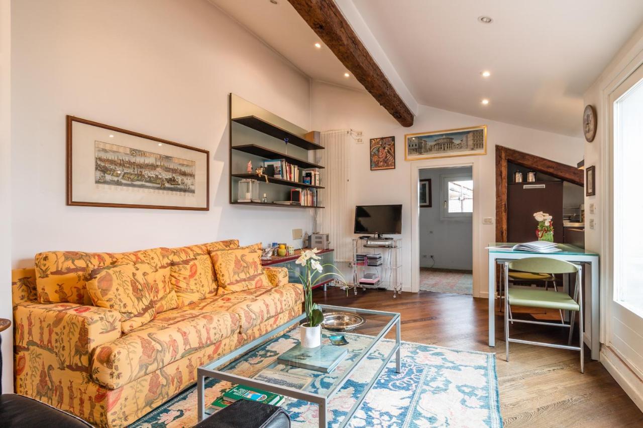 Appartement Gold And Red - The Venetian Style With Terrace Venetië