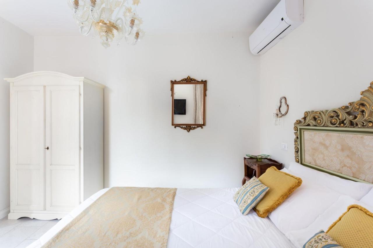 Michelle In Charming Appartement *