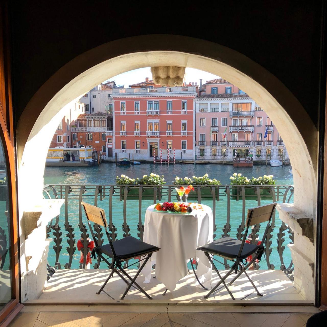 Palazzo Barbarigo Sul Canal Grande