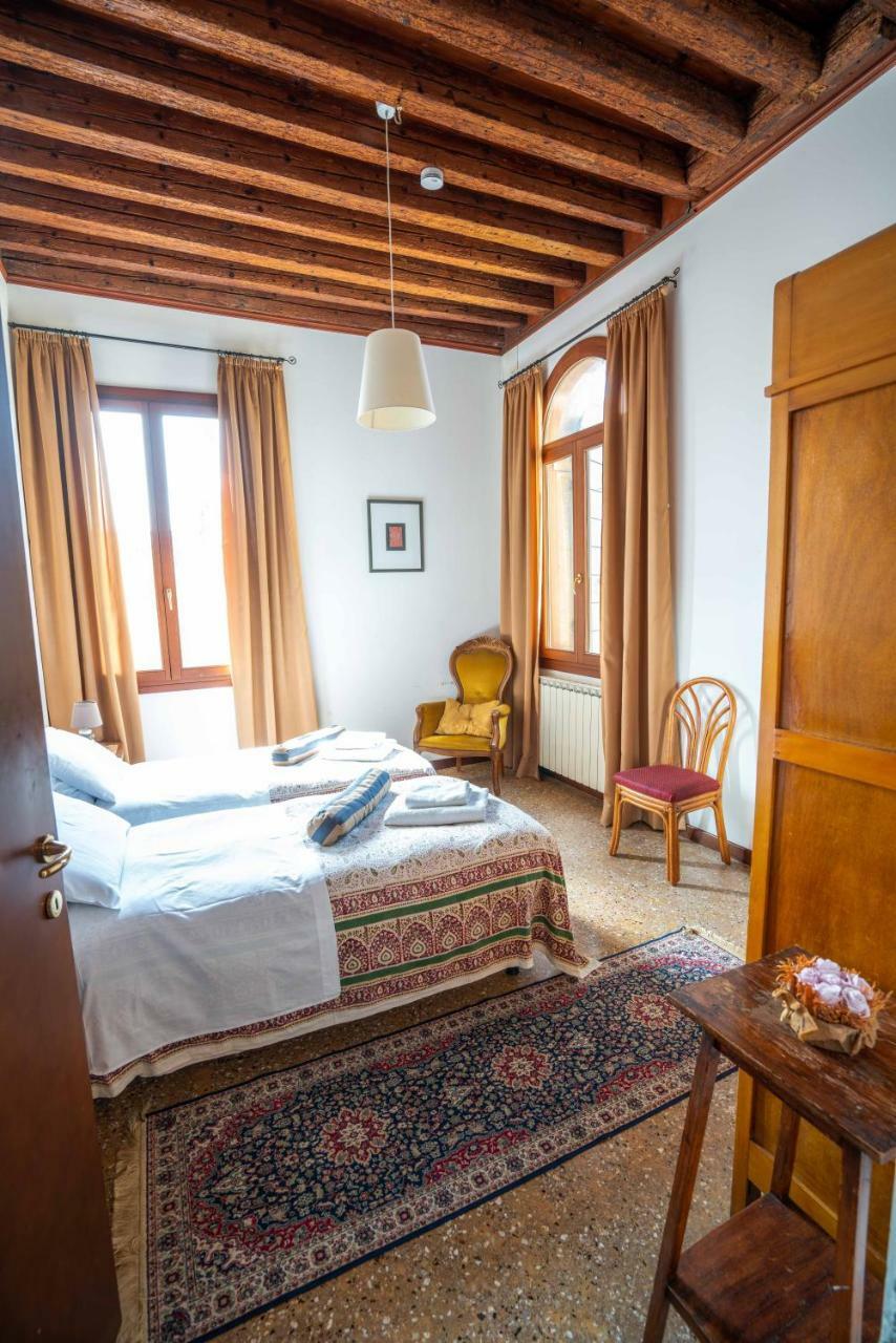 San Trovaso Apartment *