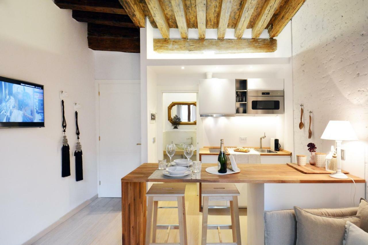 - Biennale 1 - 2 - 3 Apartment *