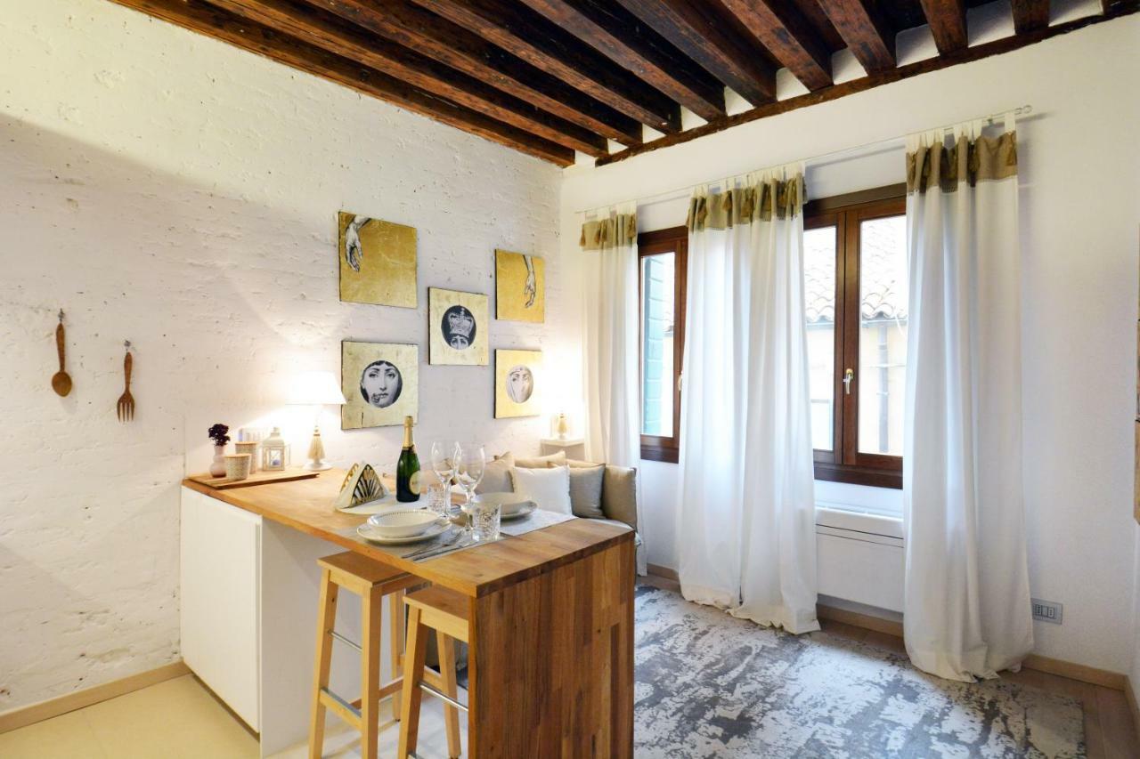 - Biennale 1 - 2 - 3 * Venice