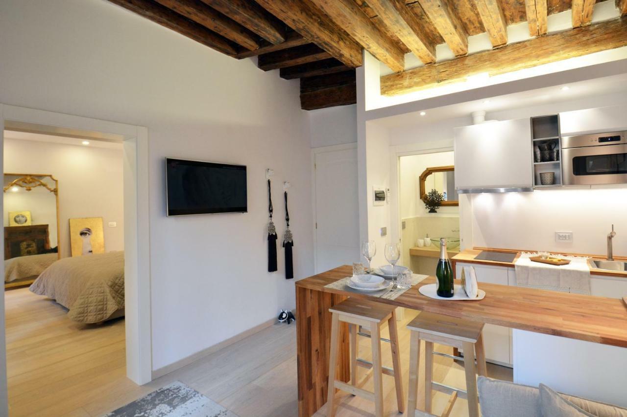 - Biennale 1 - 2 - 3 Apartment *