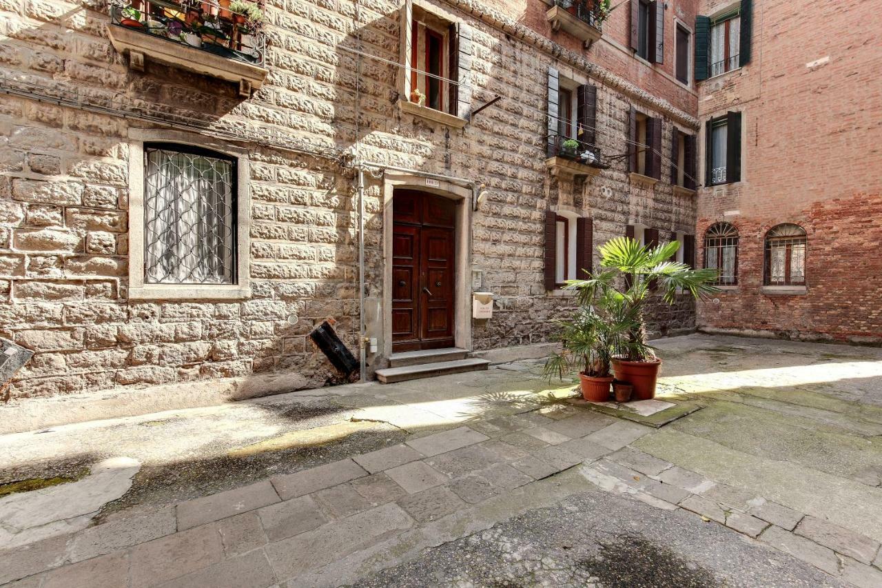 Appartement White Flowers With Canal View By Wonderful Italy *