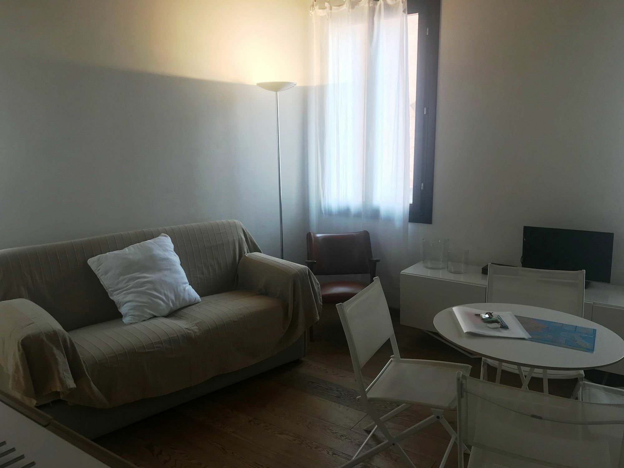 Apartment Contemporary In Ff