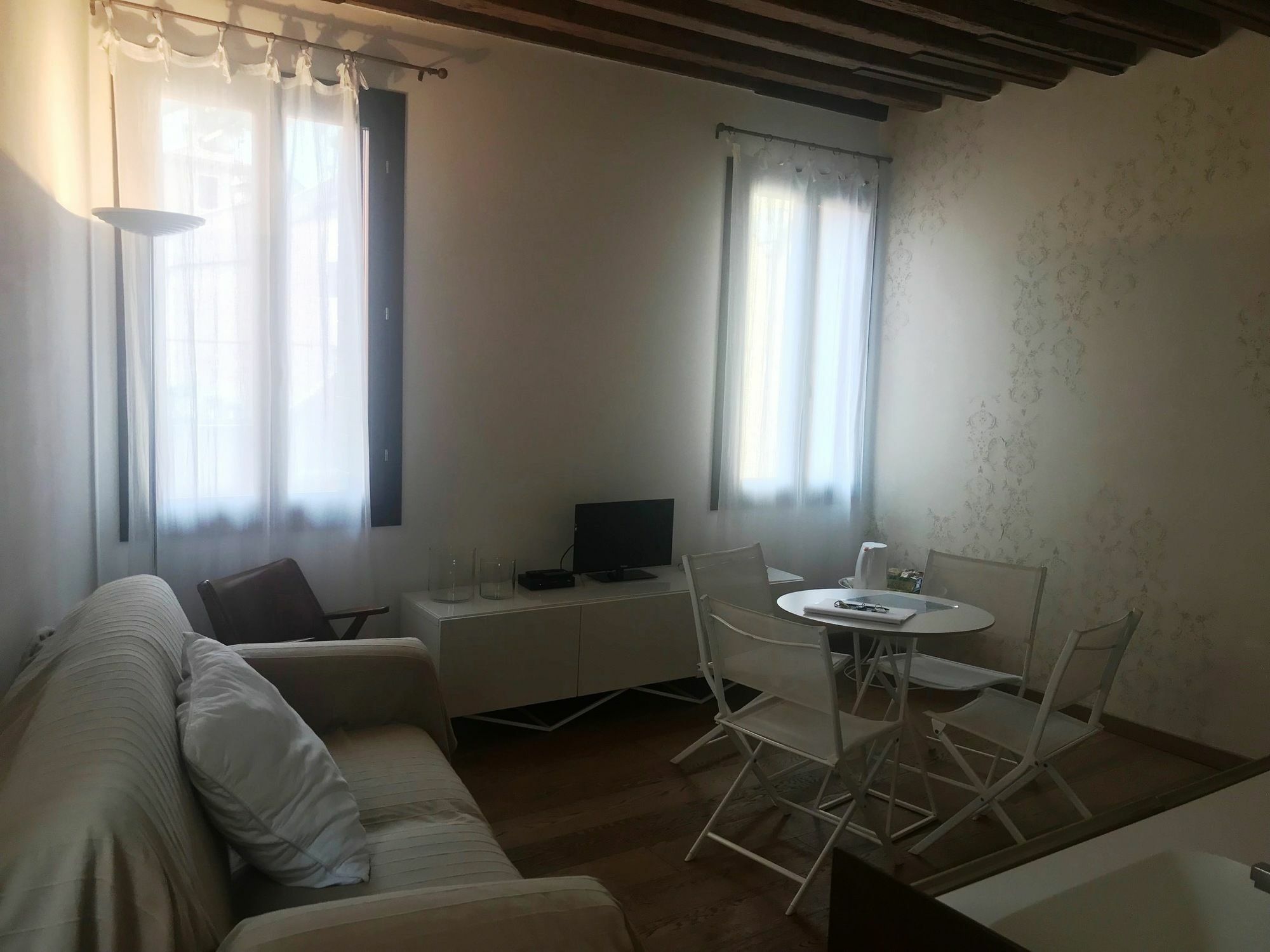 Contemporary In Ff * Venice