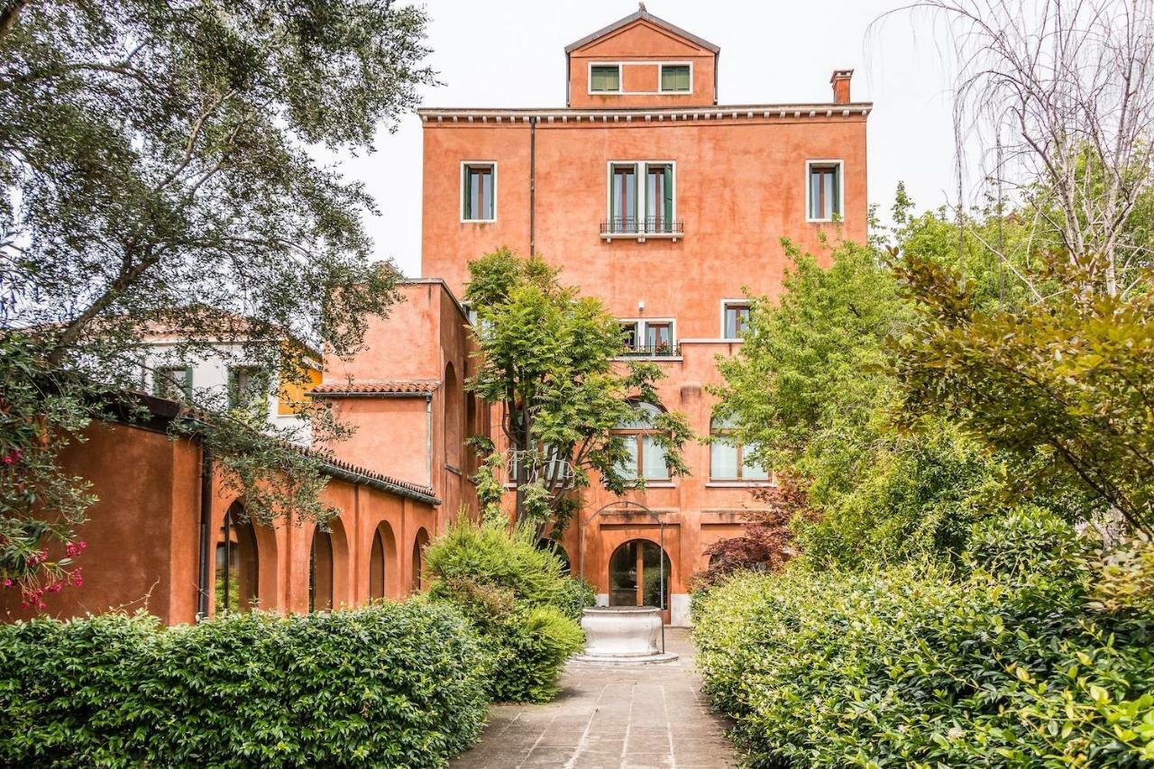 Carmini Canal View And Balcony With Lift Appartamento