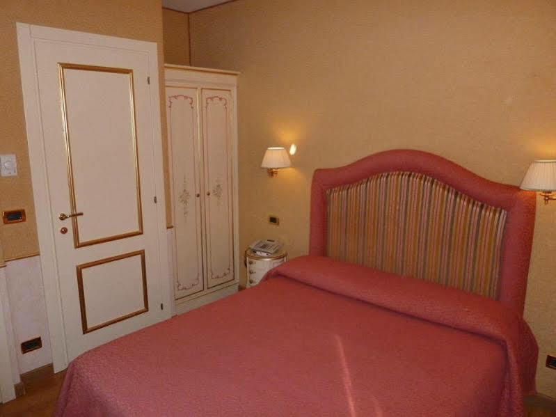Hotel Arlecchino 3*