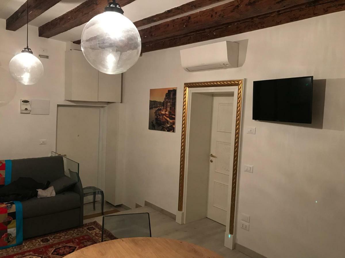 Appartement La Residenza Di Carlo Close To Piazza San Marco Venetië