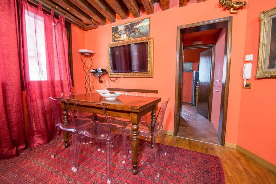 Appartement Between The Channels, In San Marco Venetië