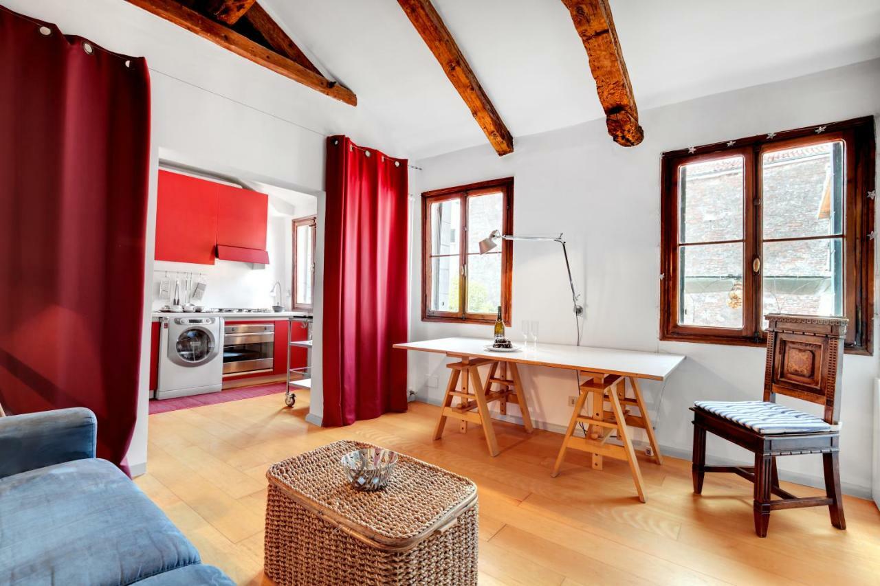 Bragora Smoochy Attic In Appartement *