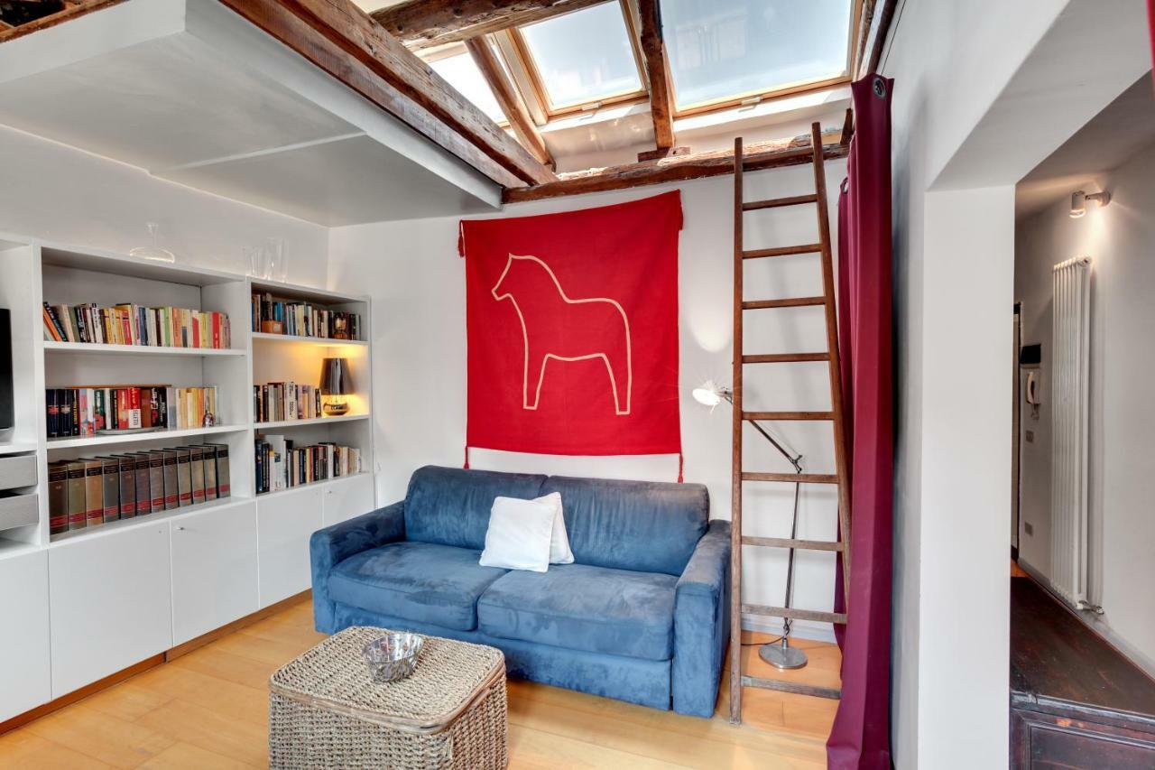 Bragora Smoochy Attic In Appartement *