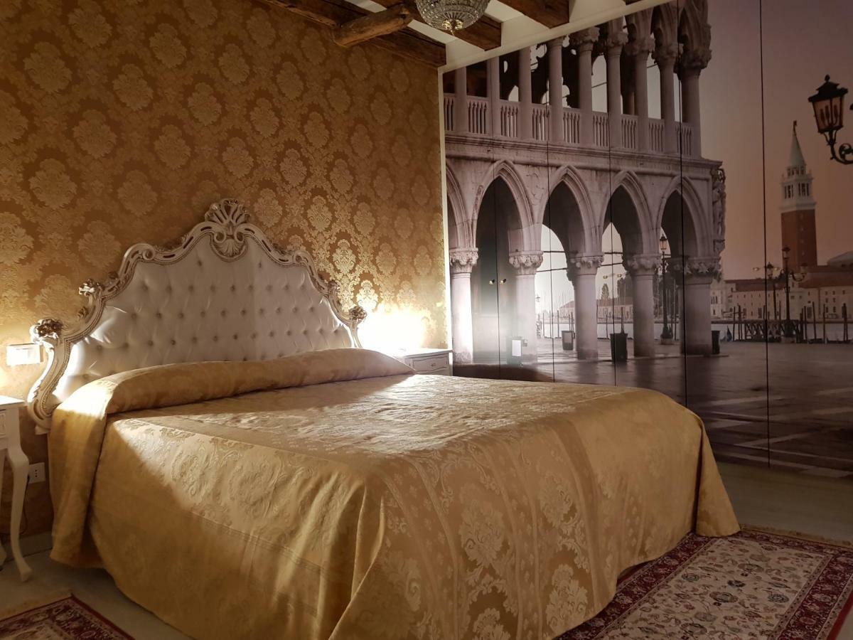 La Residenza Di Carlo Close To Piazza San Marco Appartement