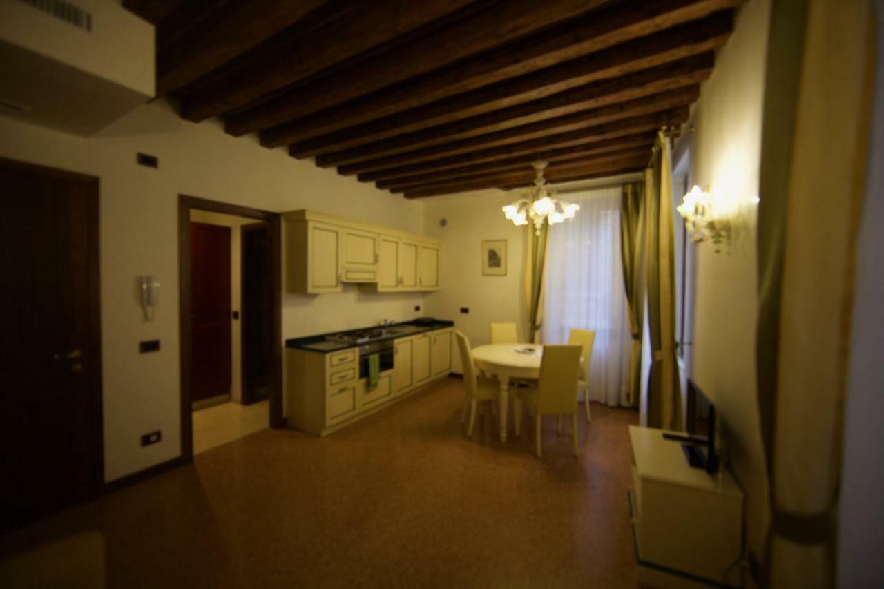 Apartment Family Three Minutes From San Marco Square, Venedig