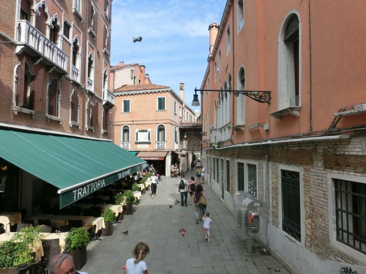 Family Three Minutes From San Marco Square, Apartment Venedig
