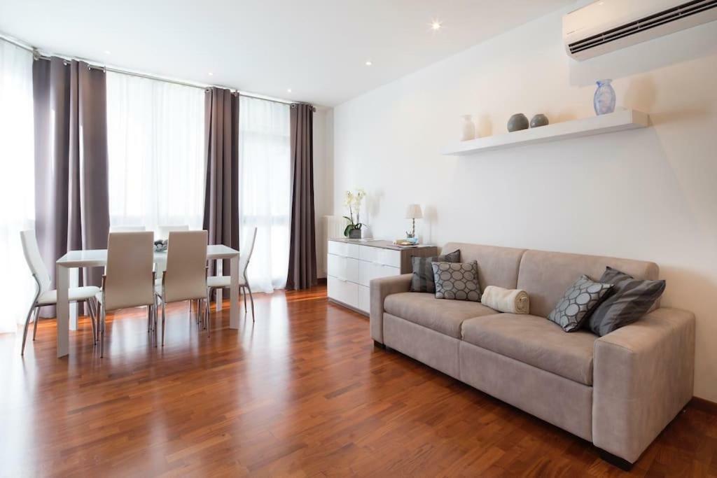 Modern Sunny In Residental Area Appartement *