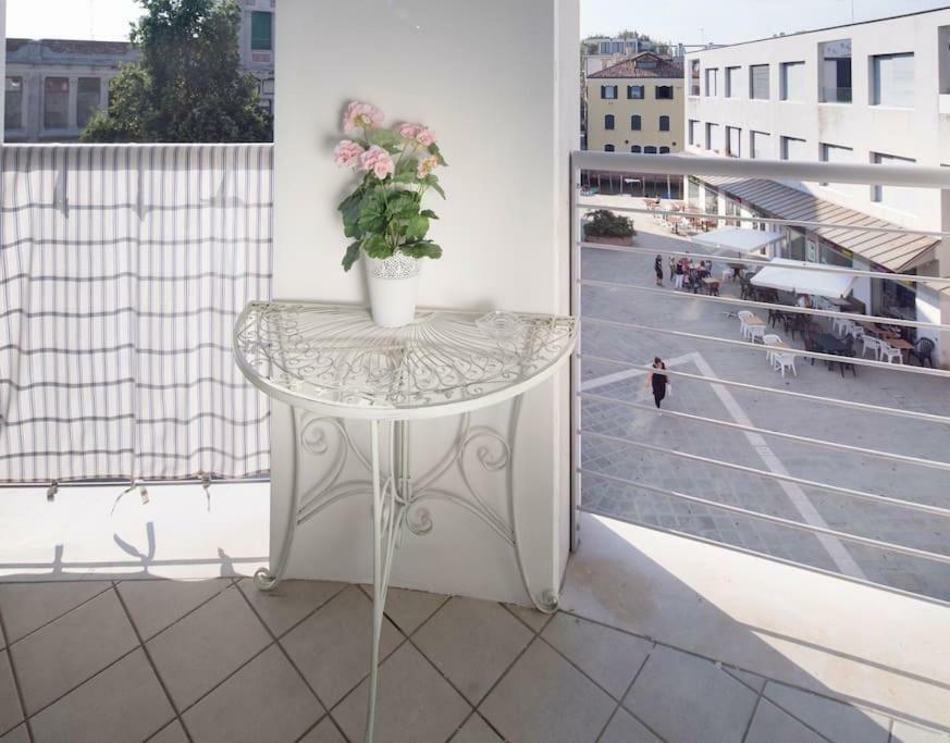 Modern Sunny In Residental Area Appartement Venise