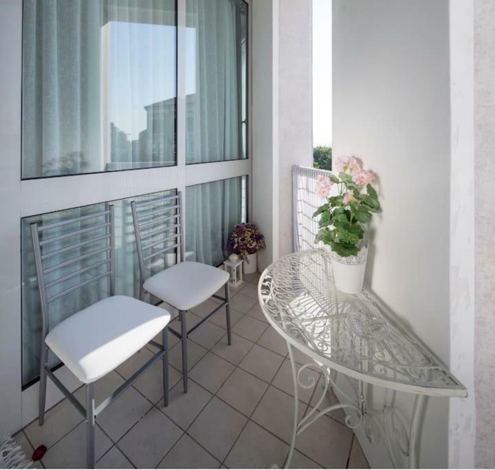 Appartement Modern Sunny In Residental Area *