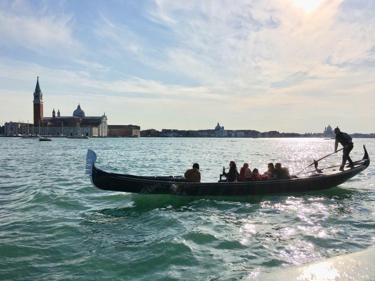 Biennale Family In