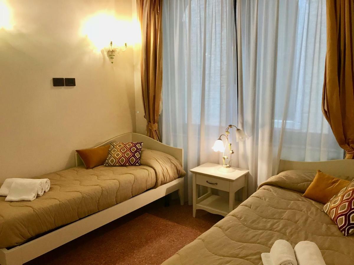 Family Three Minutes From San Marco Square, Apartment Venedig