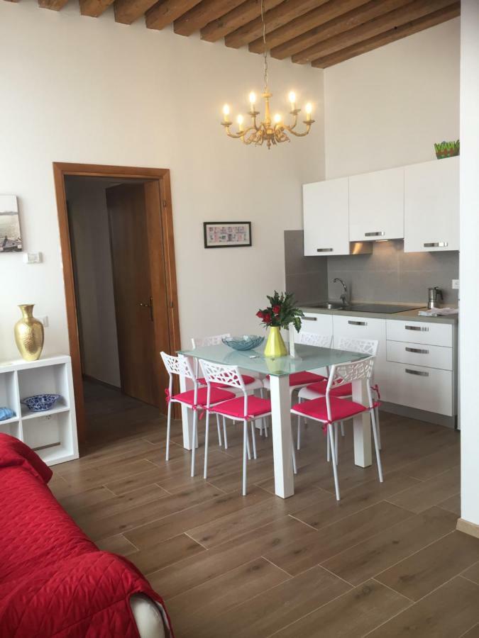 Appartamento Tintoretto 1 Con Terrazza Sopra Il Tetto, 3 Bagni, 3 Grandi Da Letto, Super Nuovo *