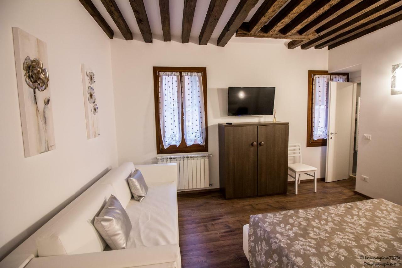 Silver Apartment *