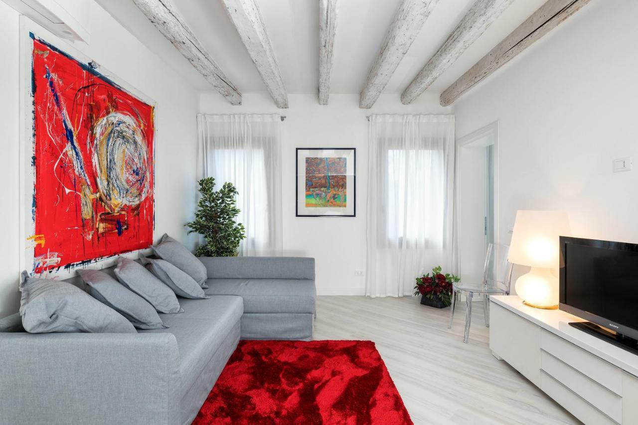 Heaven Biennale, The Elegant Apartment *
