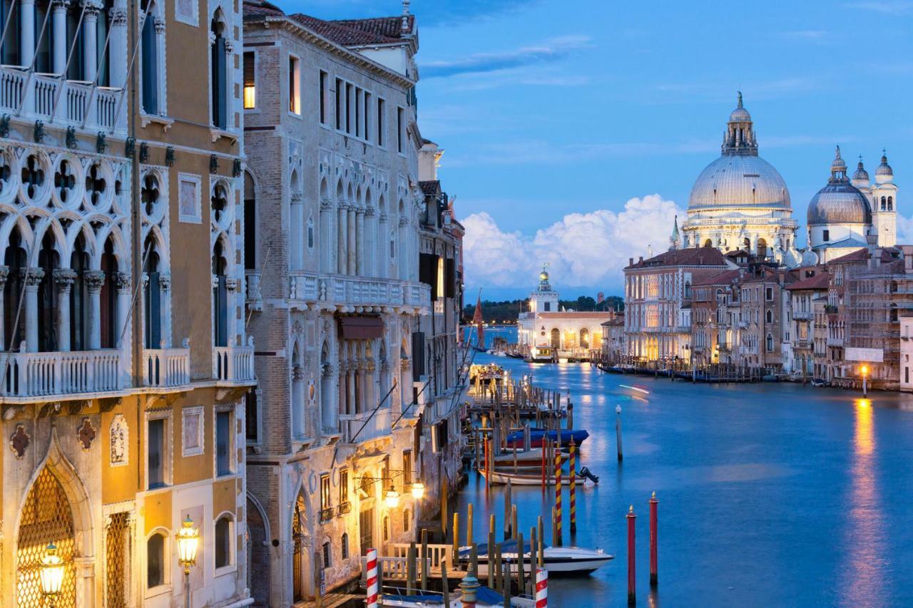 Heaven Biennale, The Elegant Apartment Venedig