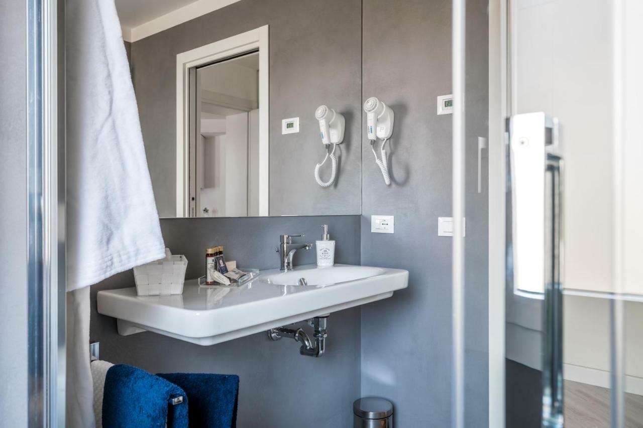 Heaven Biennale, The Elegant Apartment Venedig