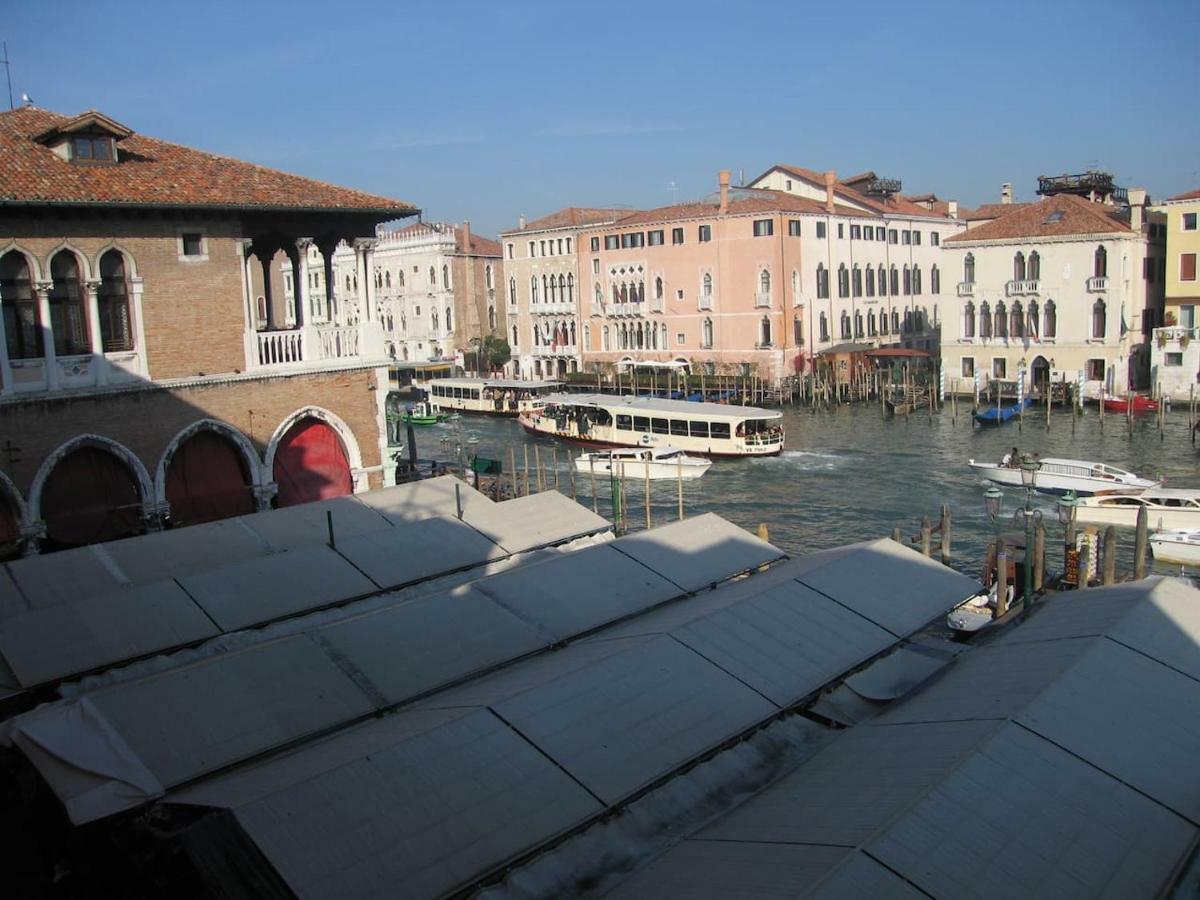 Apartment Loft Overlooking The Grand Canal *