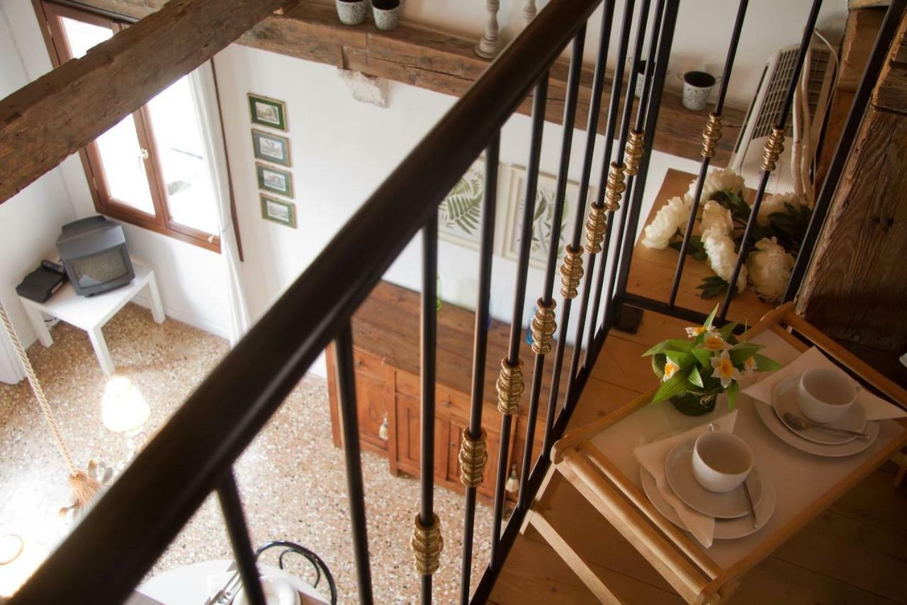 Apartment Loft Overlooking The Grand Canal Venice