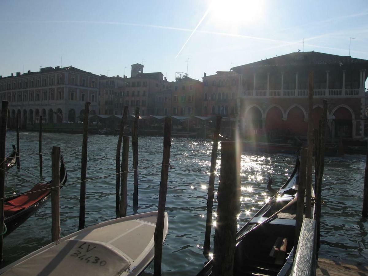 Apartment Loft Overlooking The Grand Canal *