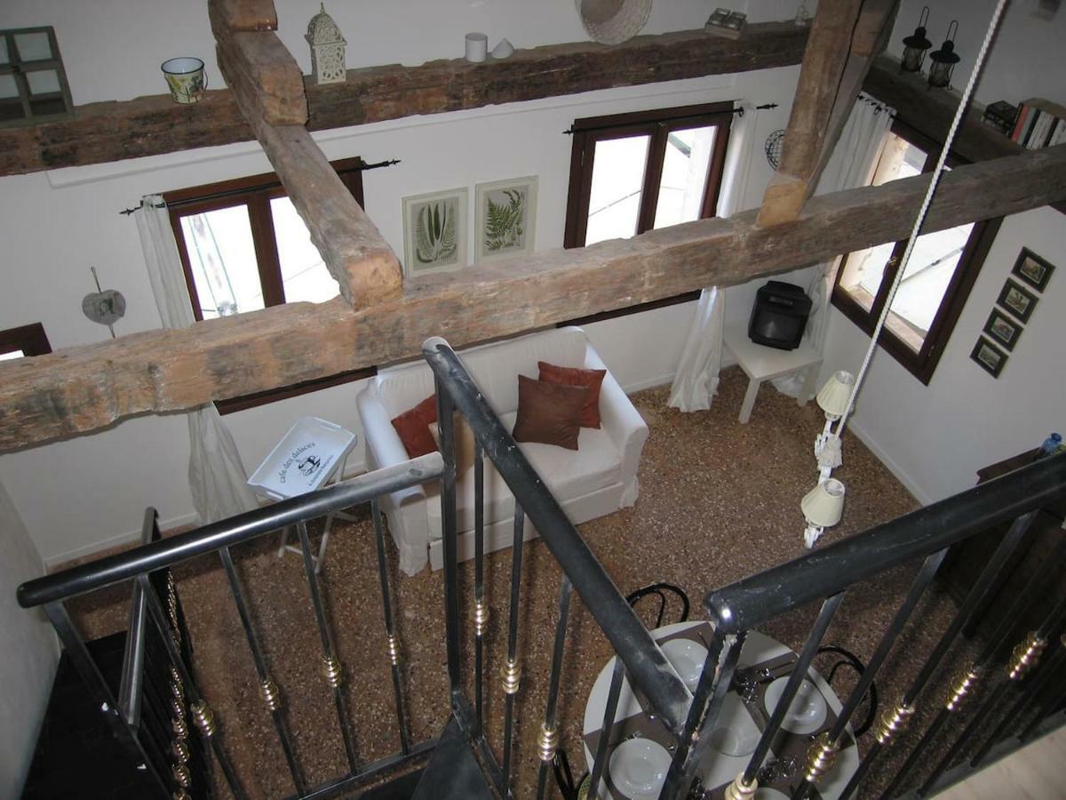 Loft Overlooking The Grand Canal
